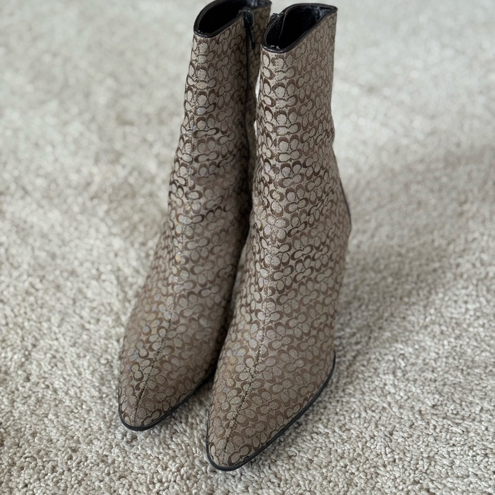 Elegant Brown Coach Signature Vintage Women's Boots